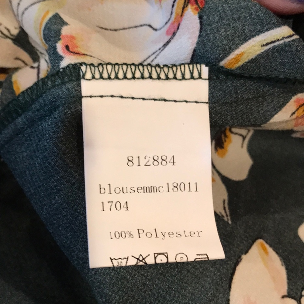 🐛Crop Top🐛 - Picture 7 of 8